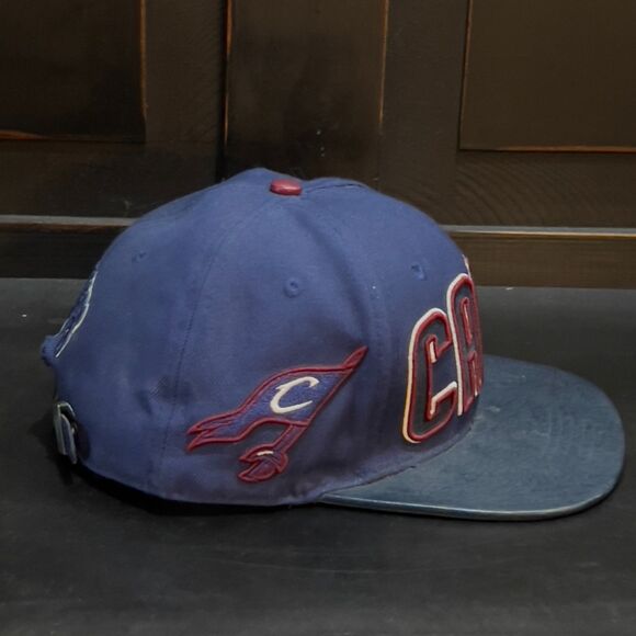 Pro Standard Cleveland Cavaliers Leather Brim Strapback Hat Blue Cavaliers Hat - Picture 3 of 11